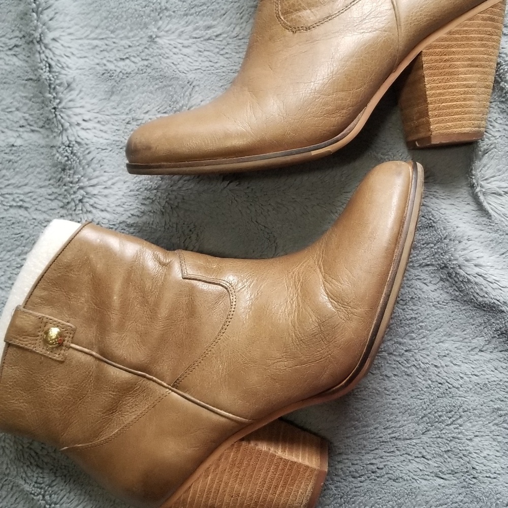 Ankle boots
